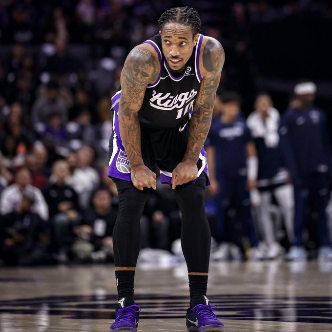 Kaiyun Sports-开云体育-神的武器！德罗赞19中14+0三分出手砍32分2板6助3断，罚球5中4