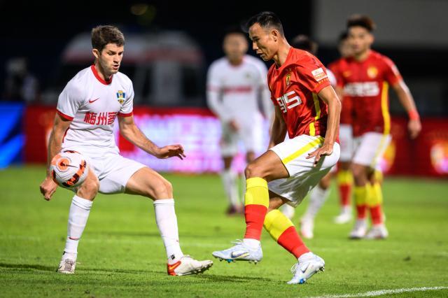 Kaiyun Sports-开云体育-张成林首秀难止广州队7轮不胜 间歇期考验郑智